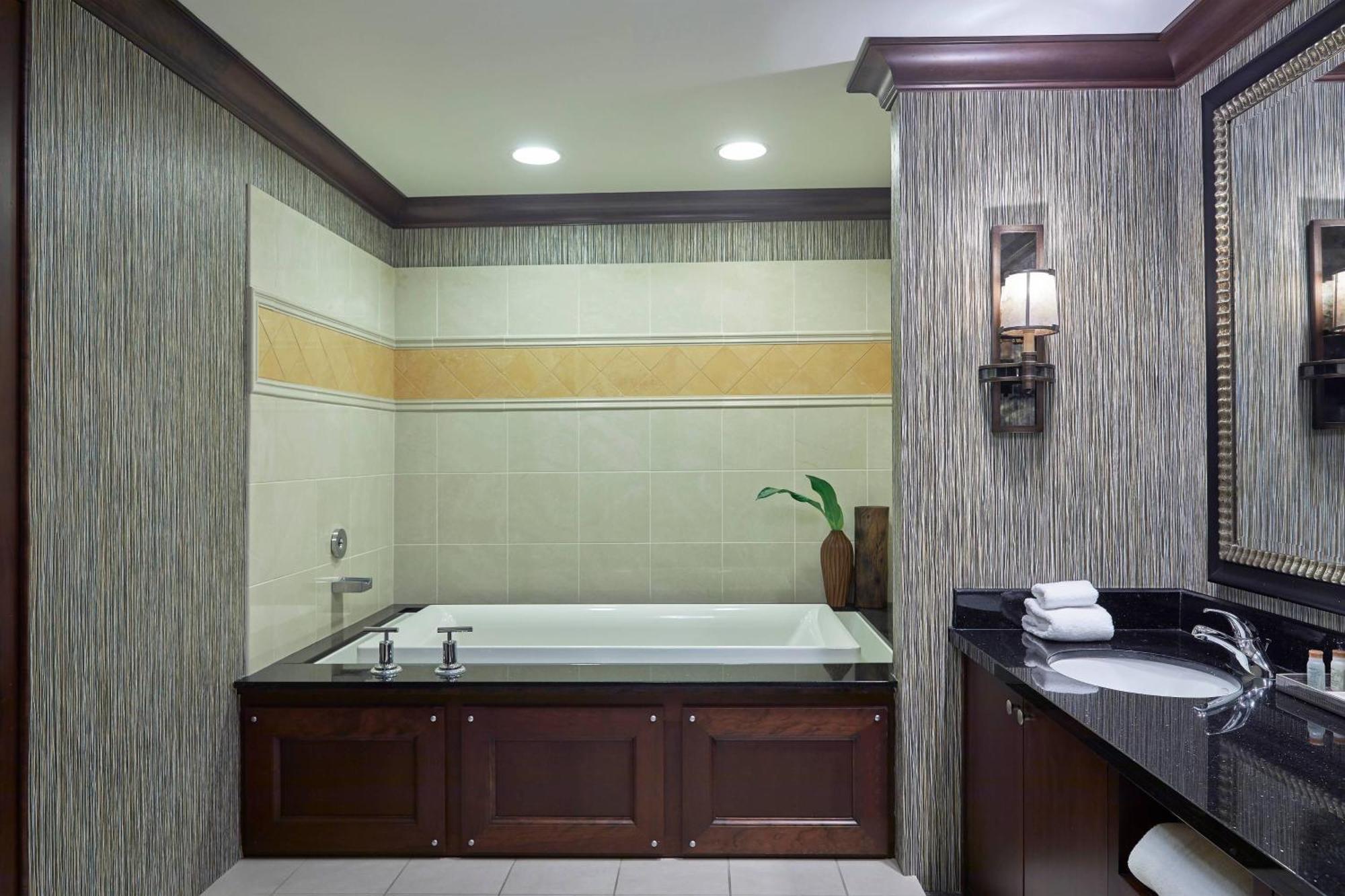 Renaissance Montgomery Hotel & Spa At The Convention Center Ngoại thất bức ảnh