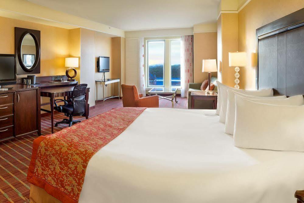 Renaissance Montgomery Hotel & Spa At The Convention Center Ngoại thất bức ảnh